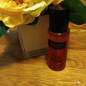 Victoria Secret Temptation Frangance Mist